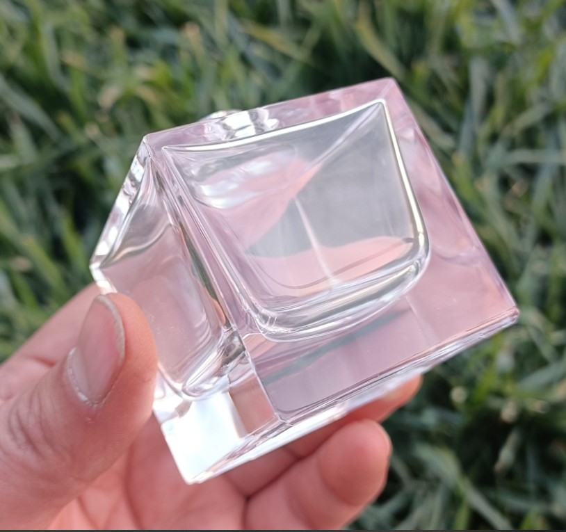 In Stock Free Sample Luxury 50ml 100ml Square Glass Perfume Spray Bottle Wholesale